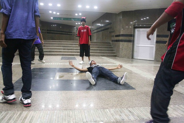 City Culture – B-boying, Connaught Place Subway