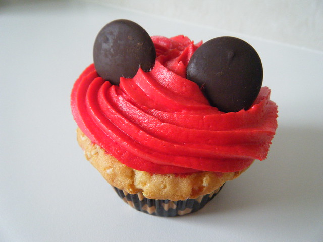 Simple Easy Mickey Mouse Cupcake