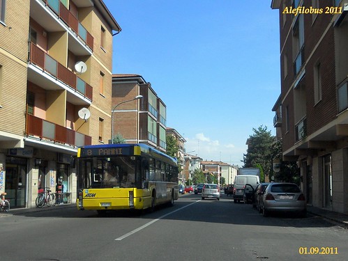 Modena: autobus Busotto in via Nievo - linea 8