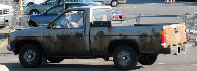 truck rust nissan rusty pickup holes dent rusted crusty deteriorated dents corroded beater dented oxidised hardbody worktruck rustedout eyellgeteven