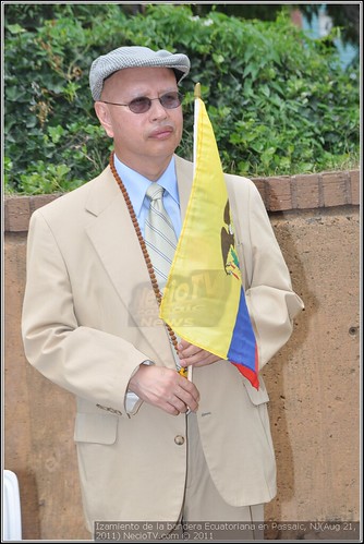 izamiento de la bandera ecuatoriana 15 