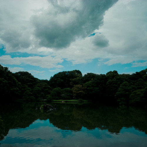 Sky Land Pond, Rikugien Garden Tokyo