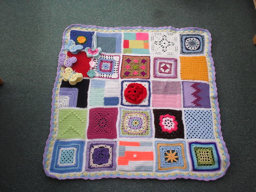 25 Ladies took part in this Jan Eaton (3) Blanket, thank you very much!