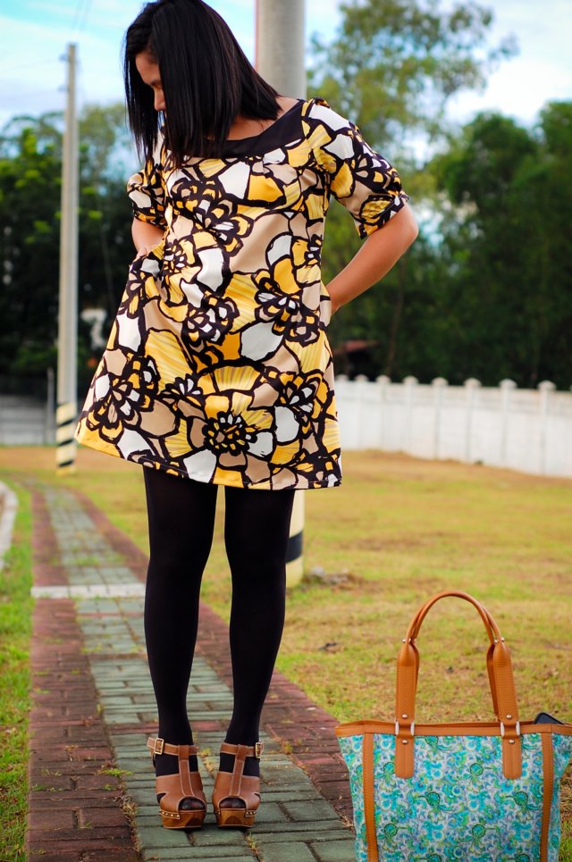 Kamiseta Printed Dress Shoe Etiquette Brown clogs SOON