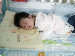 嬰兒照顧 寶寶睡姿 嬰兒床