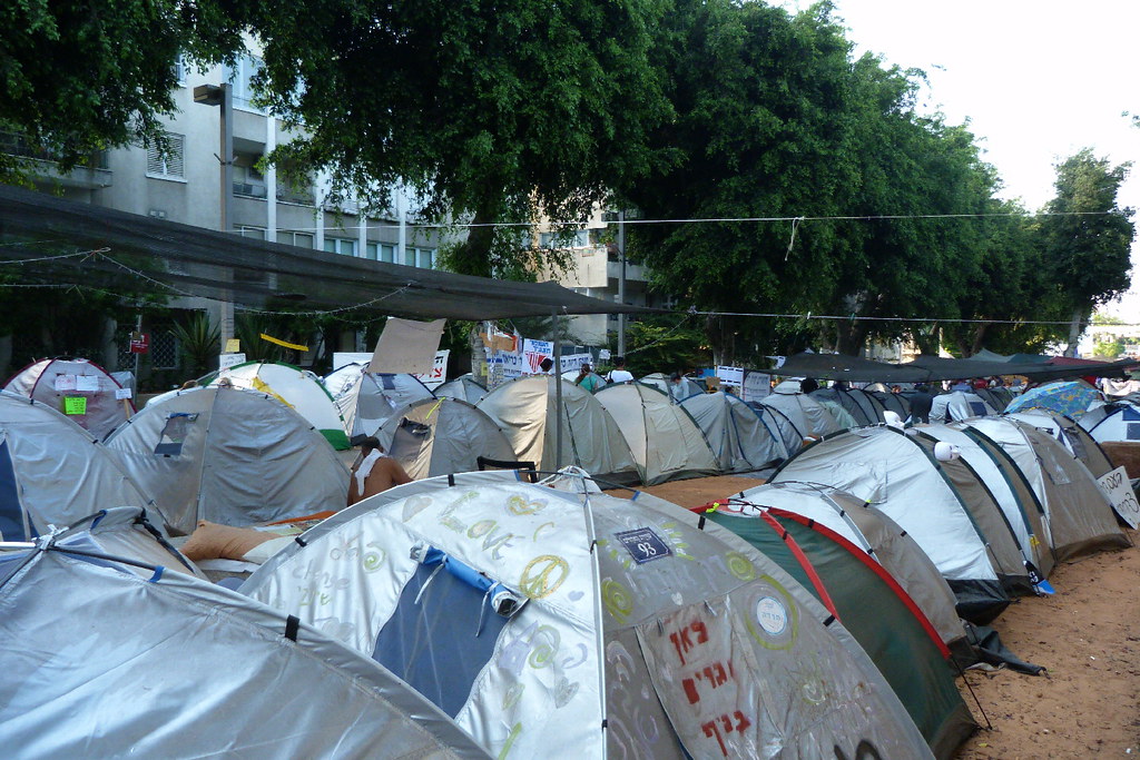 06-08-2011-justice-tents3