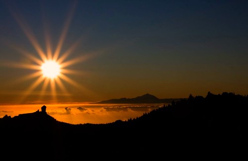 フリー写真素材|自然・風景|夕日・夕焼け・日没|山|日光・太陽光線|