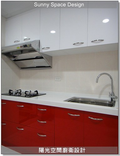 廚具工廠-淡水沙崙路康先生一字型廚具：紅白配廚具-陽光空間廚衛設計