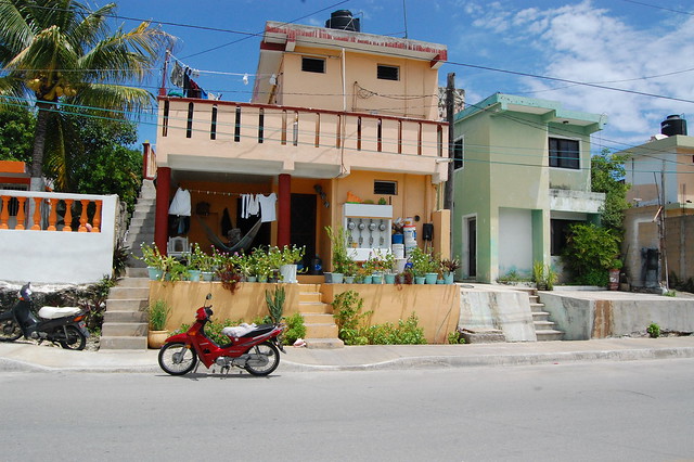 cancun_isla_mu_orange_house