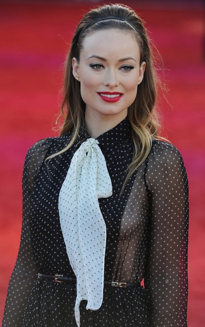olivia_wilde_cowboys_and_aliens_london_premiere_august_11_2011_4-450x716
