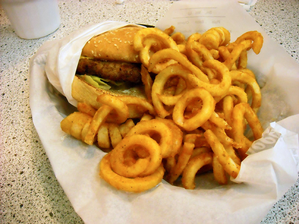 365-86 Hardees Burger Curly Fries