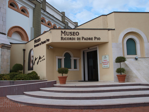 Museo del Convento de los padres capuchinos dedicado al Padre Pio