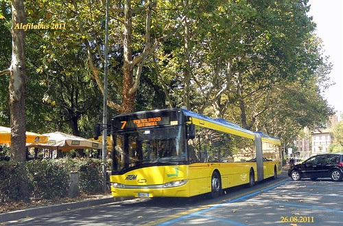 Modena: bus Solaris Urbino n°211 in v.le delle Rimembranze - linea 7