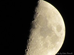 Moon, Luna. ISO-80, exp. 1/25s, zoom 4