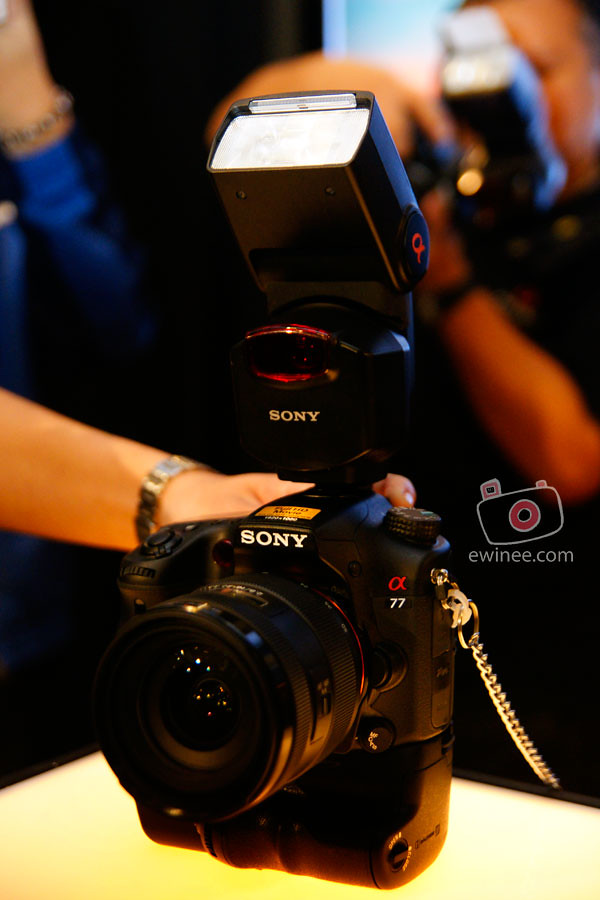 SONY-A77-LAUNCH-MID-VALLEY-GARDENS-BALL-ROOM-camera