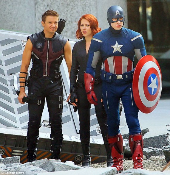 SHIELD-Costumes-Quinjet-Captain-America-570x588