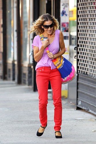 sarah-jessica-parker-walks-home-after-having-breakfast-gottino-with-few-other-mothers-from-son-james-school