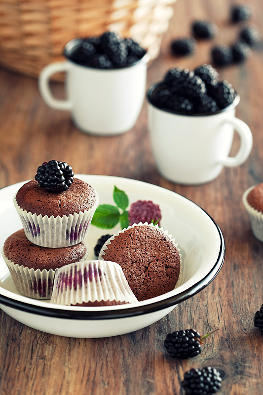 ШОКОЛАДНЫЙ ПИРОГ С ЯГОДАМИ Blackberry and Chocolate Muffins