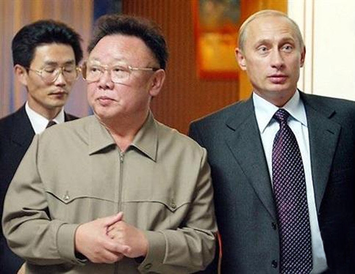 Полководец Ким Чен Ир на железнодорожных путях России