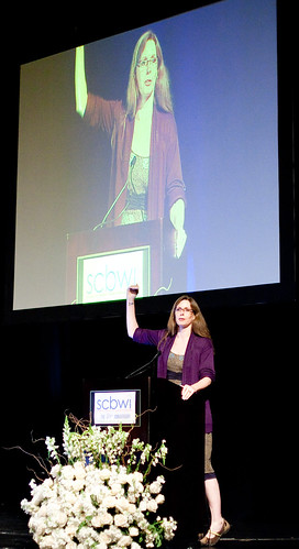 Laurie Halse Anderson, 'Daring the Universe' at SCBWI LA 2011 (photo by Rita Crayon Huang)
