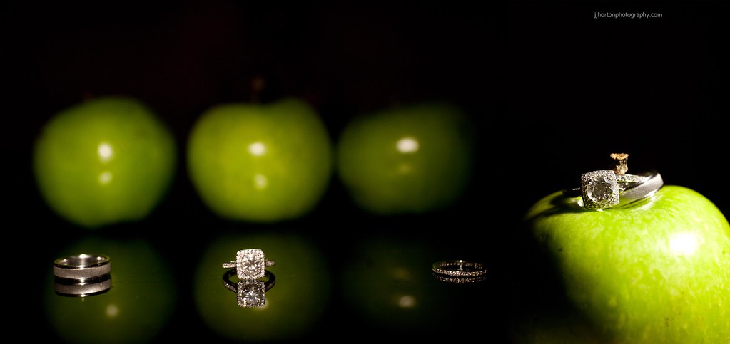 wedding rings apples