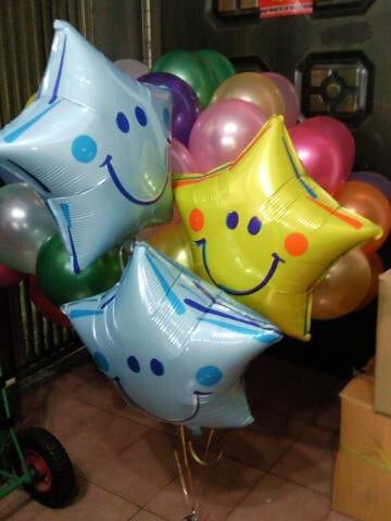 空飄氣球，圓形珍珠混合色50顆，笑臉星星鋁箔氣球3顆 by 豆豆氣球材料屋 http://www.dod.com.tw