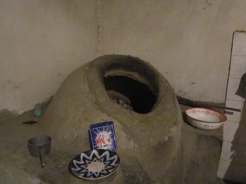 Uzbek bread oven