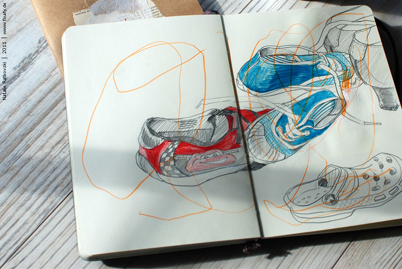 Рисовальный флешмоб: результаты зарисовок обуви Sketch flash mob: shoes