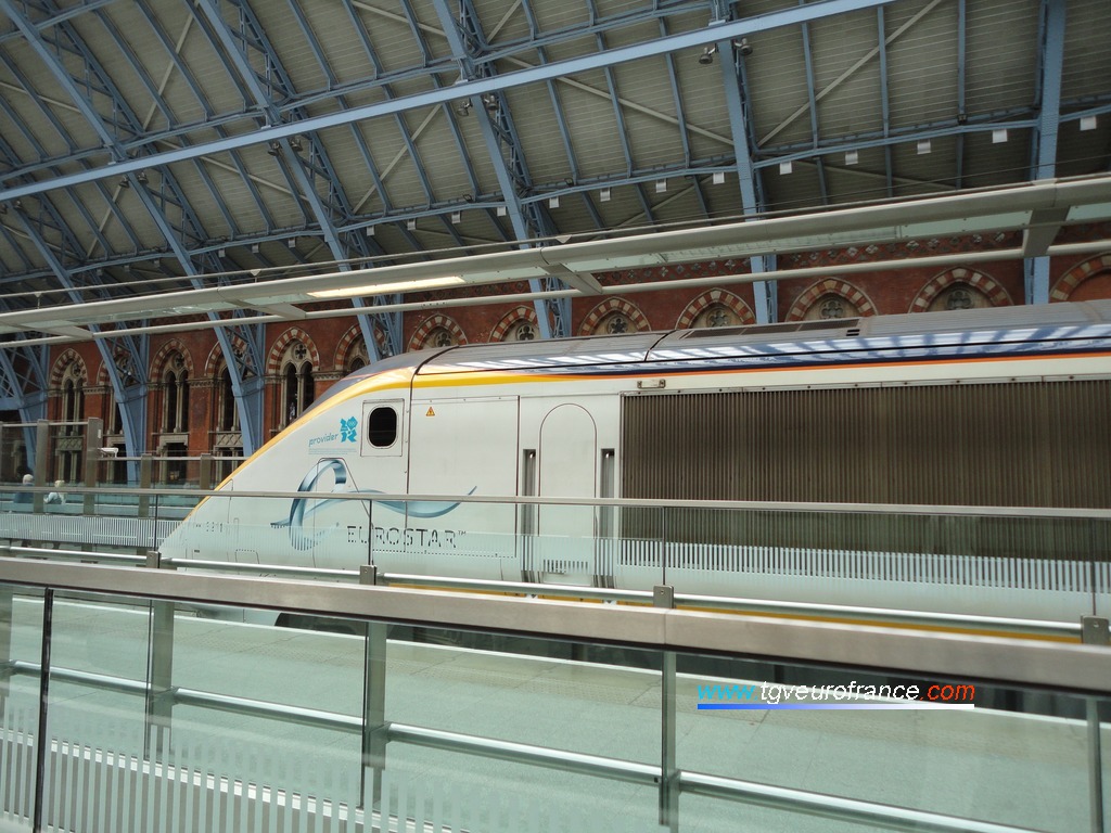 The 3211 Eurostar trainset with the logo of the official provider of the 2012 Olympic Games in London