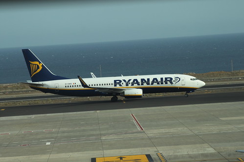 Ryanair 737-800 EI-DWC @ Tenerife Sur Airport