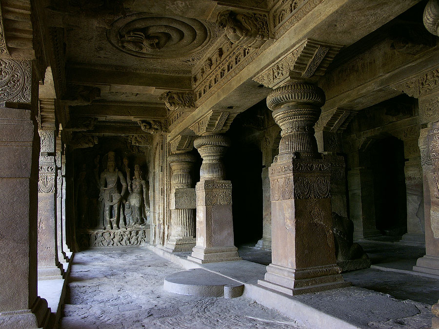Храмы Бадами, Карнатака, Индия © Kartzon Dream - авторские туры в Индию, тревел фото, тревел видео