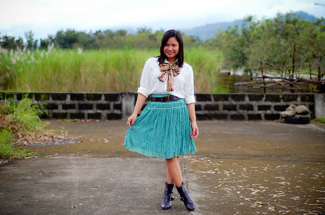 The Girl With The Green Skirt, budget fashion, thrift skirt and top, leopard scarf, mommy style, personal stye, denise katipunera