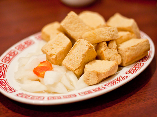 Stinky tofu (臭豆腐)