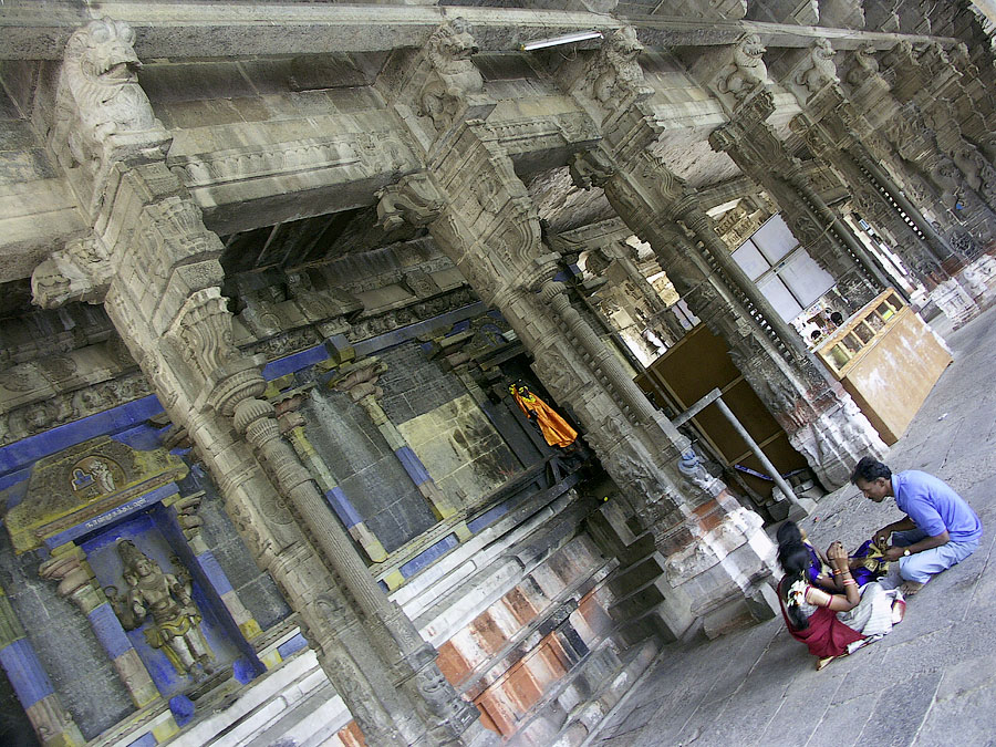 Храм Екамбарешвар (Екамбаранатар), Канчипурам, Тамил Наду, Индия © Kartzon Dream - авторские путешествия, авторские туры в Индию, тревел видео, фототуры