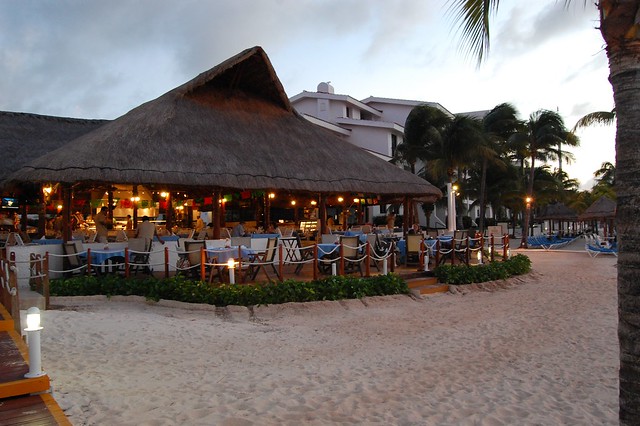 cancun_resort_restaurant