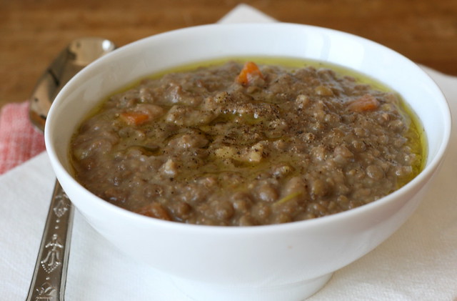 zuppa di lenticchie, castagne e timo
