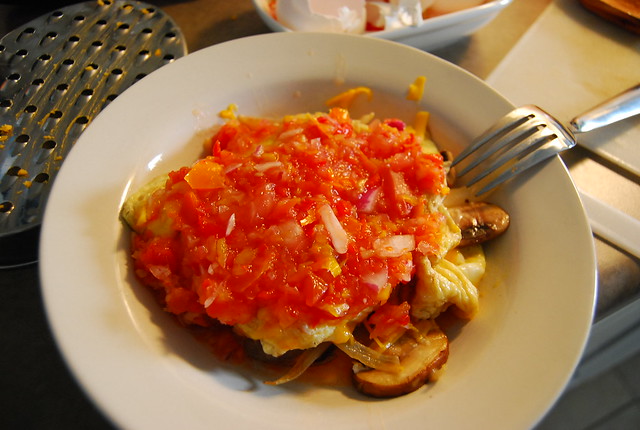 Mushroom and onion omelete with salsa