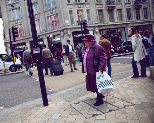 Miss Purple prefers to make her shopping on Monday :-) by Pierre Mallien
