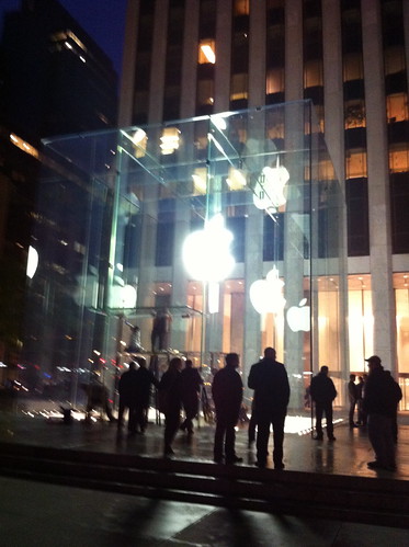 Apple Store on 5th Ave will be reopened today