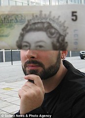 Moneyfacing  Queen Beard