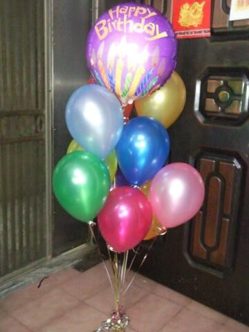 生日氣球串，鋁箔生日氣球，空飄氣球10顆 by 豆豆氣球材料屋 http://www.dod.com.tw