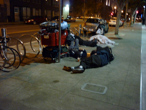 2009_1104_homeless-civiccenter