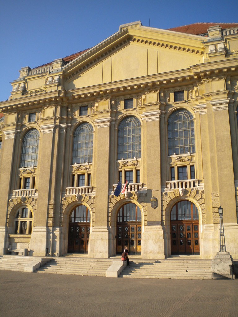Edificio principal de la Universidad de Debrecen