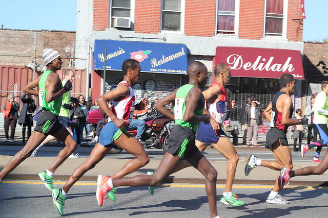 Male marathon leaders at mile 7 in Brooklyn