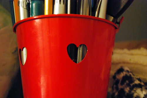 Love pencil cup