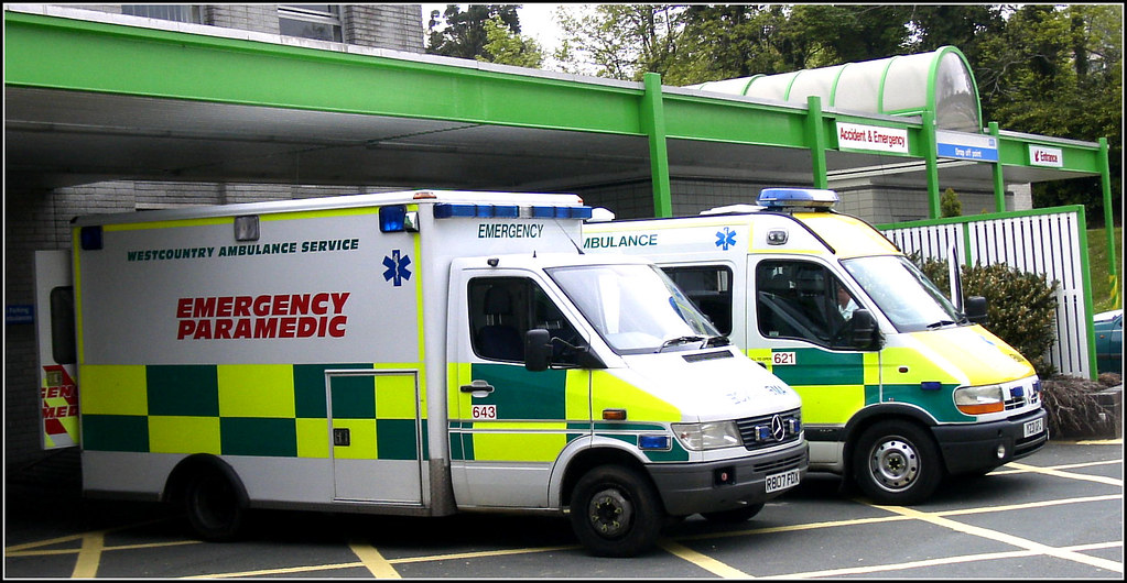 Westcountry Ambulance 643 R807FDX