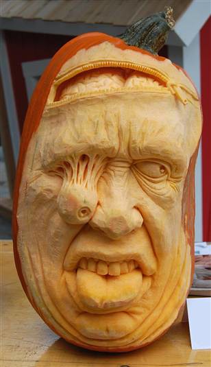 Ray Villafane - carved pumpkin 1