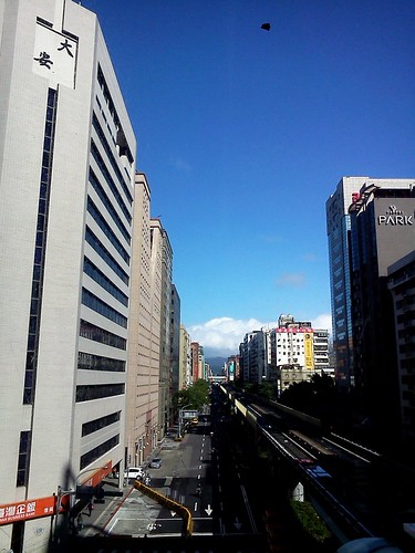 台北天空 Taipei Sky by 南南風_e l a i n e