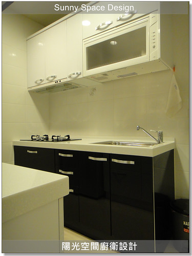 廚房設計-土城裕民路李先生二字形廚具-韓國人造石+水晶門板-陽光空間廚衛設計