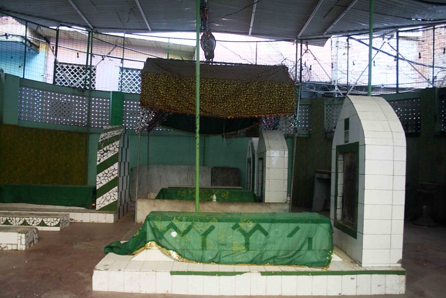 City Monument – Khwaja Mir Dard’s Tomb, Near Zakir Husain College